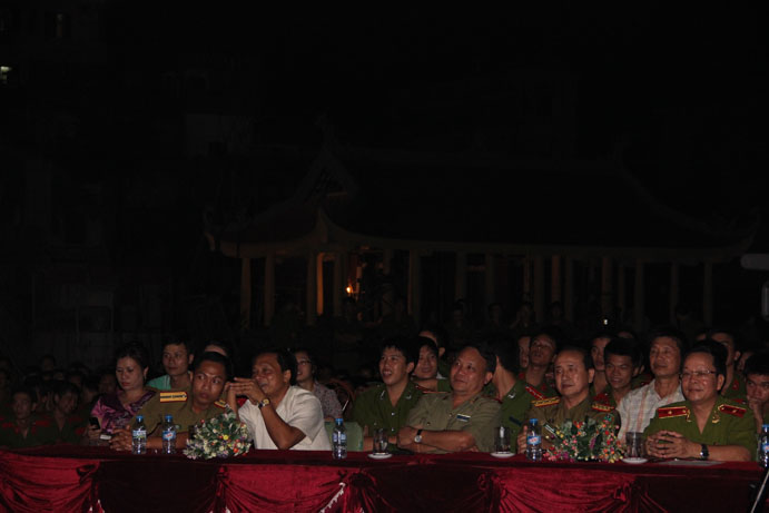 Các đồng chí đại biểu tham dự đêm giao lưu